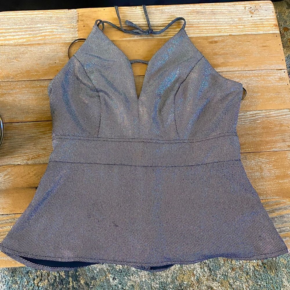 Express Woman’s Silver Sleeveless Top Size 4